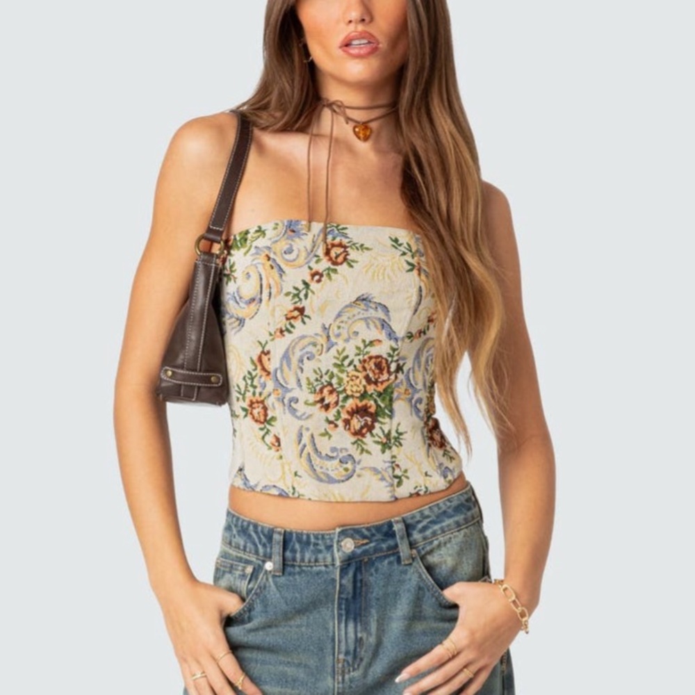 Edikted Floral Embroidered Strapless Top